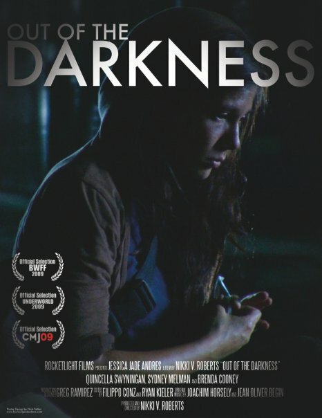 Из темноты (2010) постер